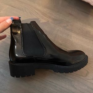 STEVE MADDEN BLACK BOOTS SIZE 8.5